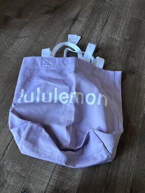 NWT LUlulemon tote bag